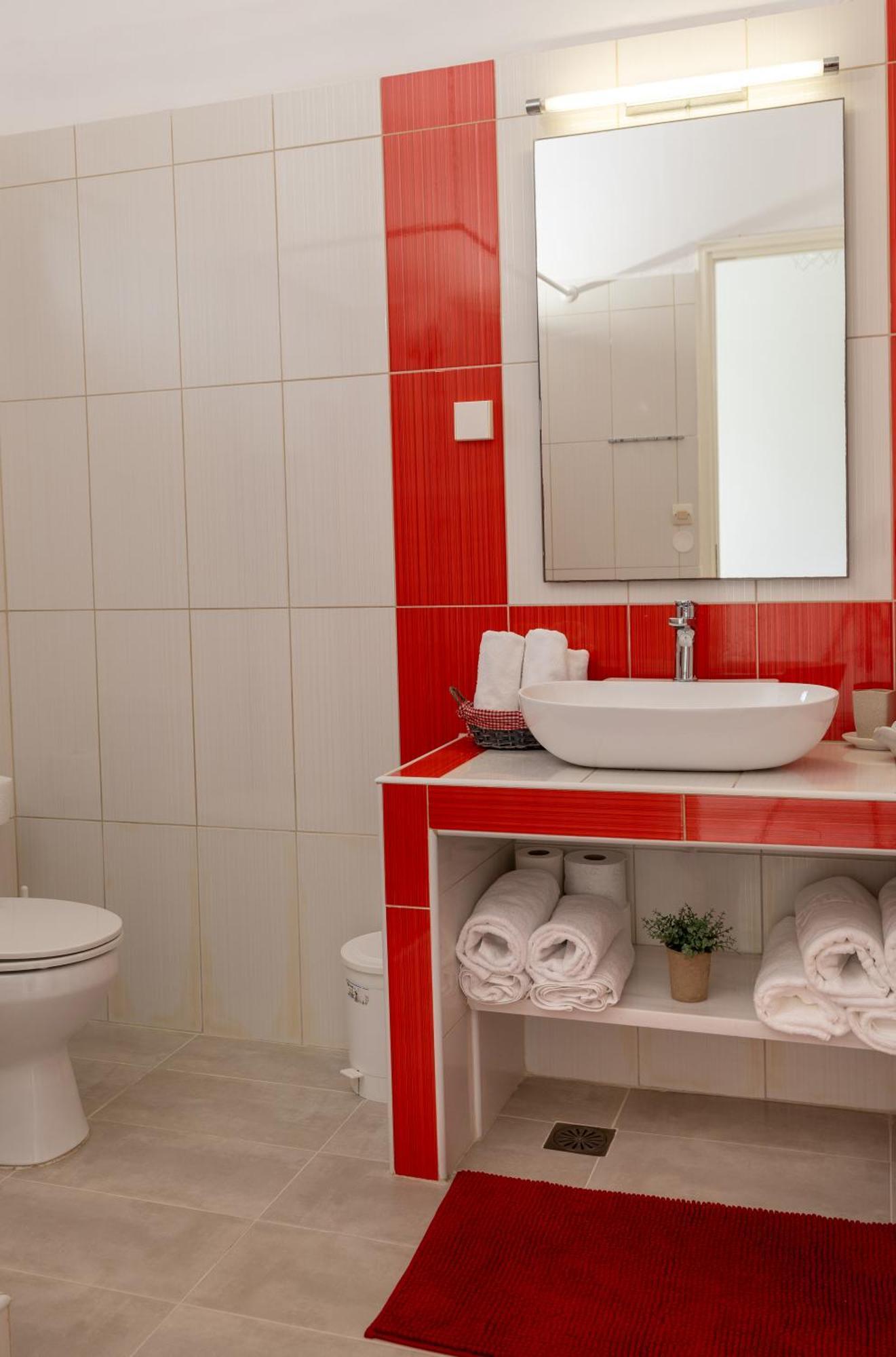 Valianos Studios Alikanás Rom bilde